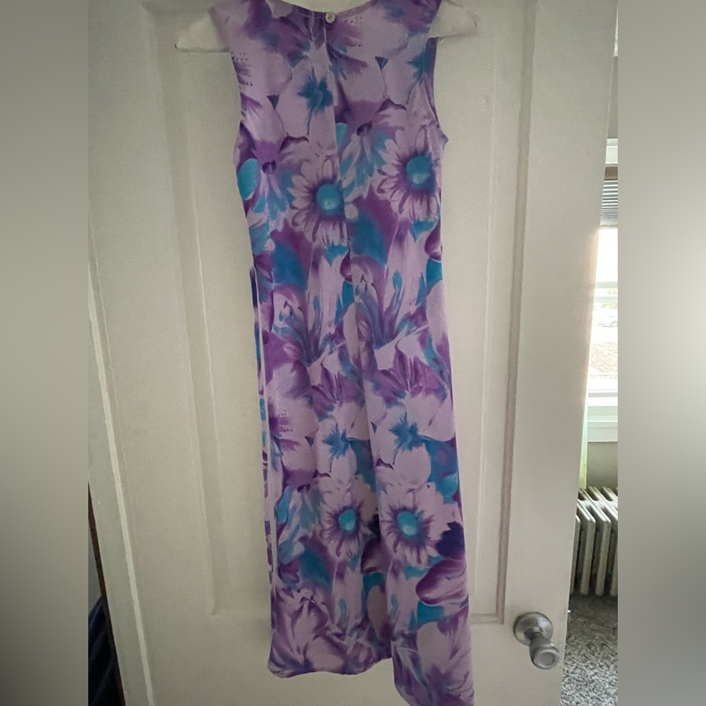 For your girl, Beautiful floral knee length sleeveless dress.